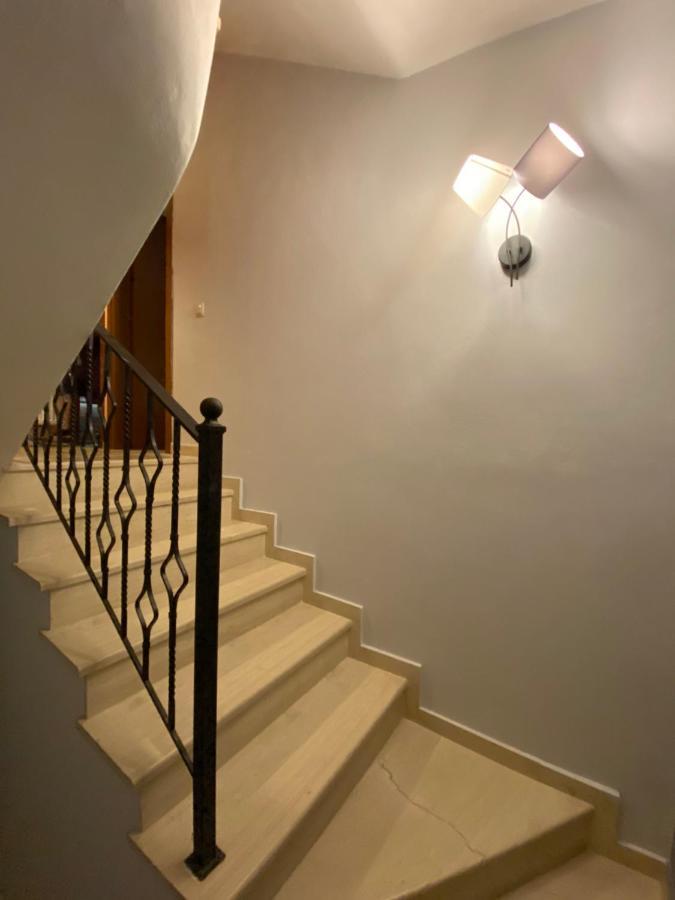 Appartement Ivy House Modern Life Near Corfu Town à Kontokali Extérieur photo